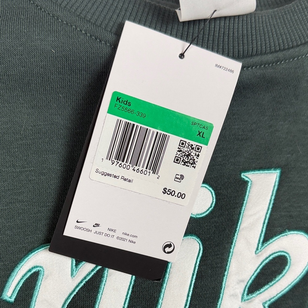 Nike Forest Green Crewneck Sweater Kids XL NWT! - Picture 2 of 3